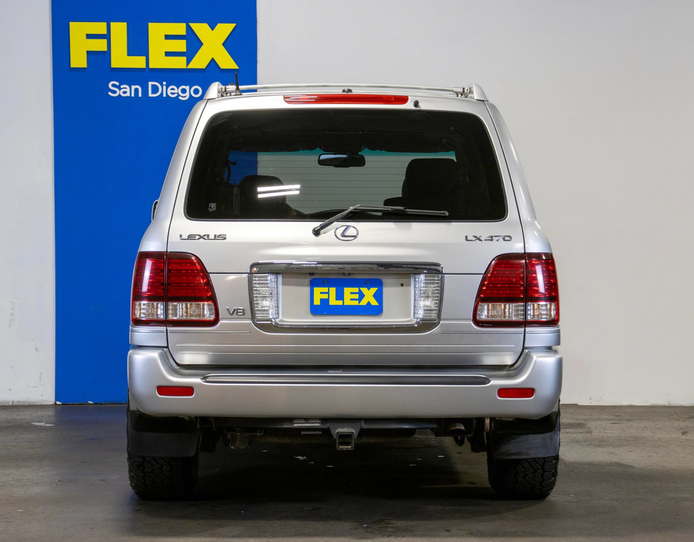 Used 2006 Lexus LX 470 4WD w/ Preferred Accessory Pkg image 4