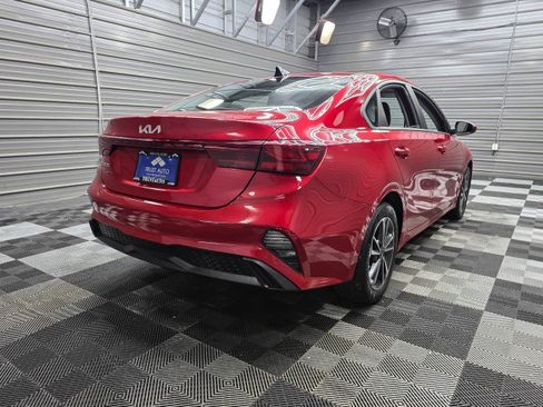 Used 2023 Kia Forte LXS FWD image 5