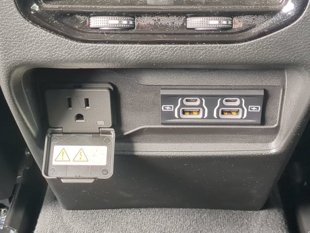 Certified 2024 Jeep Grand Cherokee Altitude AWD/4WD image 17