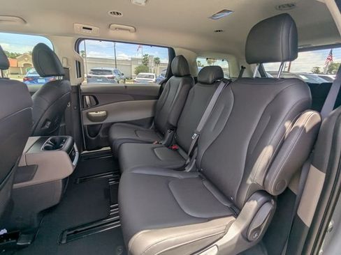 New 2026 Kia Carnival EX FWD image 17
