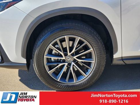 Used 2024 Lexus NX 250 FWD image 13