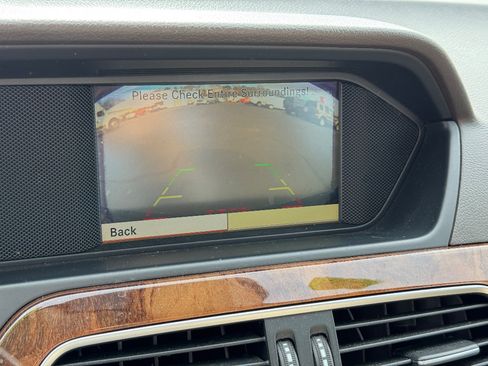 Used 2012 Mercedes-Benz C 250 Sport image 19