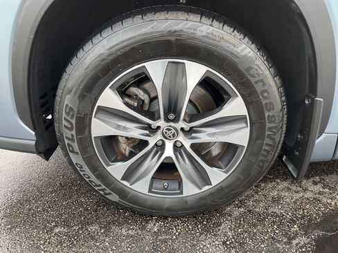 Used 2020 Toyota Highlander XLE image 7