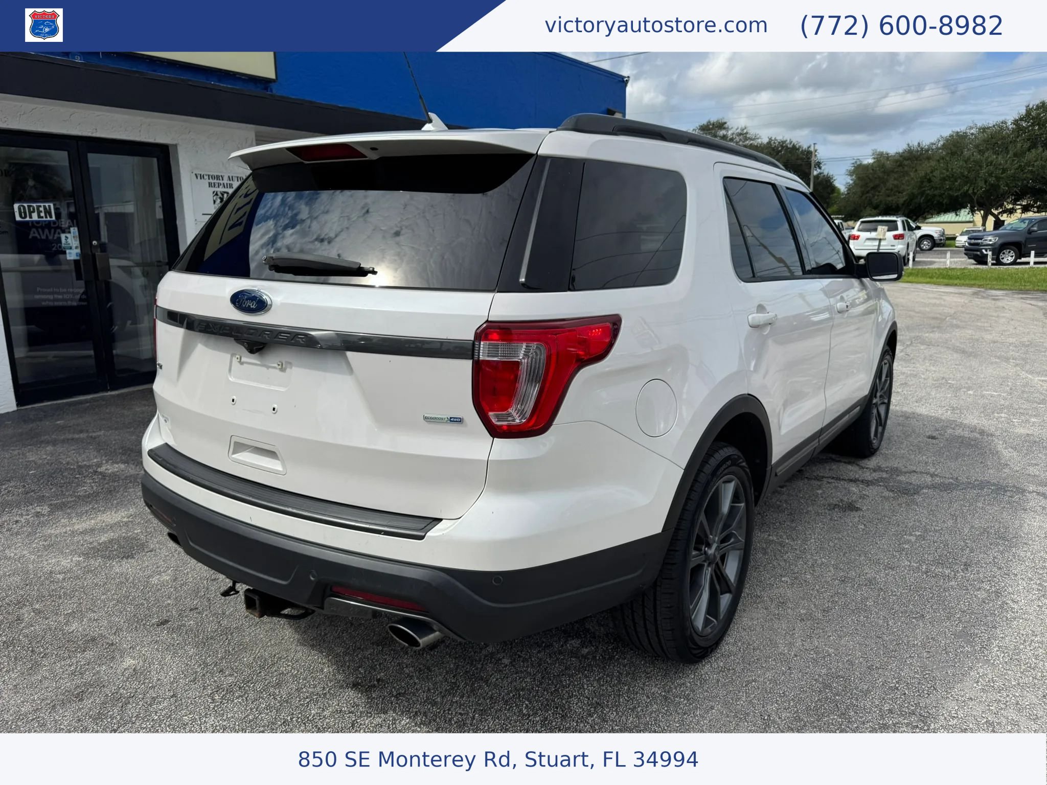 Used 2018 Ford Explorer XLT w/ Equipment Group 202A AWD/4WD image 7