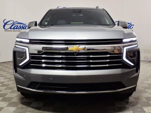 Used 2025 Chevrolet Tahoe LT AWD/4WD image 3