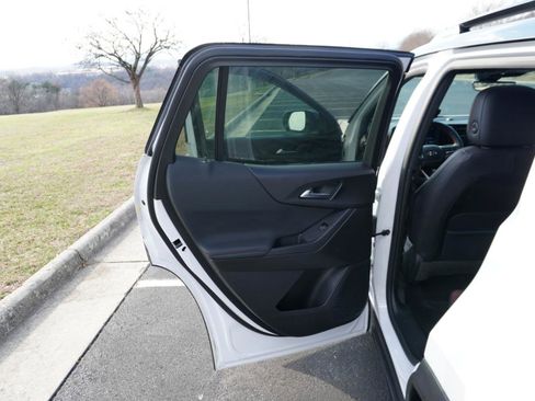 Used 2025 Chevrolet Equinox RS w/ Safety and Technology Package image 17