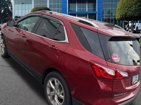 Used 2018 Chevrolet Equinox LT w/ Sun & Infotainment Package image 10