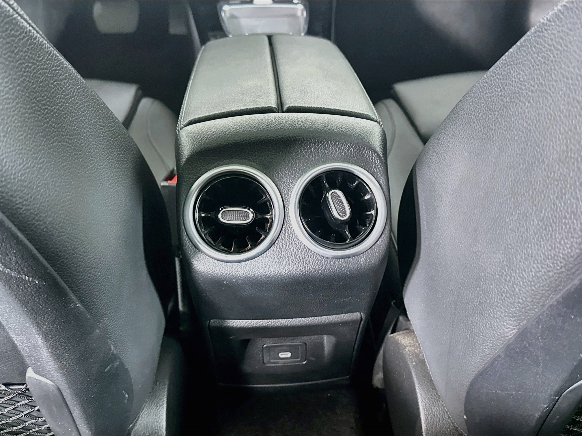 Used 2025 Mercedes-Benz CLA 250 image 28