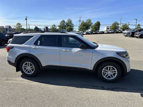 New 2026 Ford Explorer Active AWD/4WD image 3