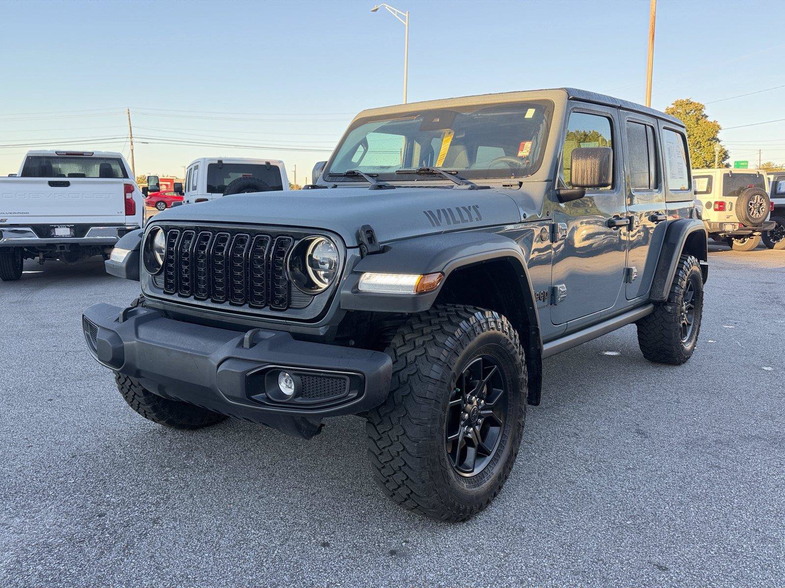 Used 2024 Jeep Wrangler Unlimited Sport AWD/4WD image 2