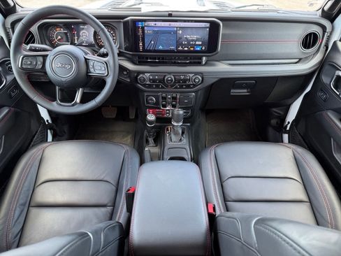 Used 2024 Jeep Wrangler Unlimited Rubicon AWD/4WD image 12