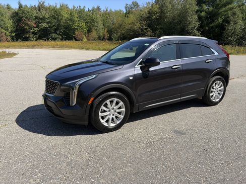 Used 2022 Cadillac XT4 Luxury w/ Cold Weather Package AWD/4WD image 1