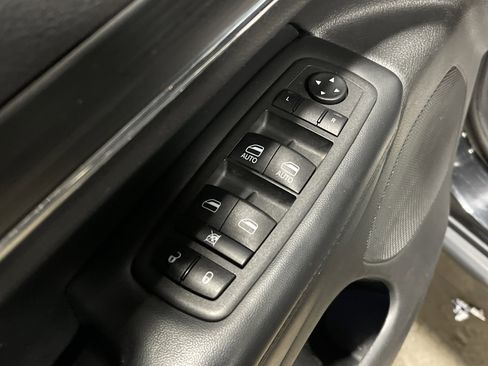 Used 2022 Jeep Grand Cherokee Limited w/ Tech Group image 9