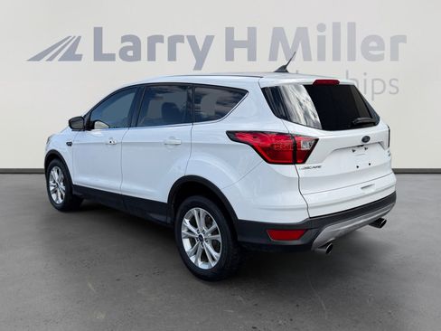 Used 2019 Ford Escape SE image 3