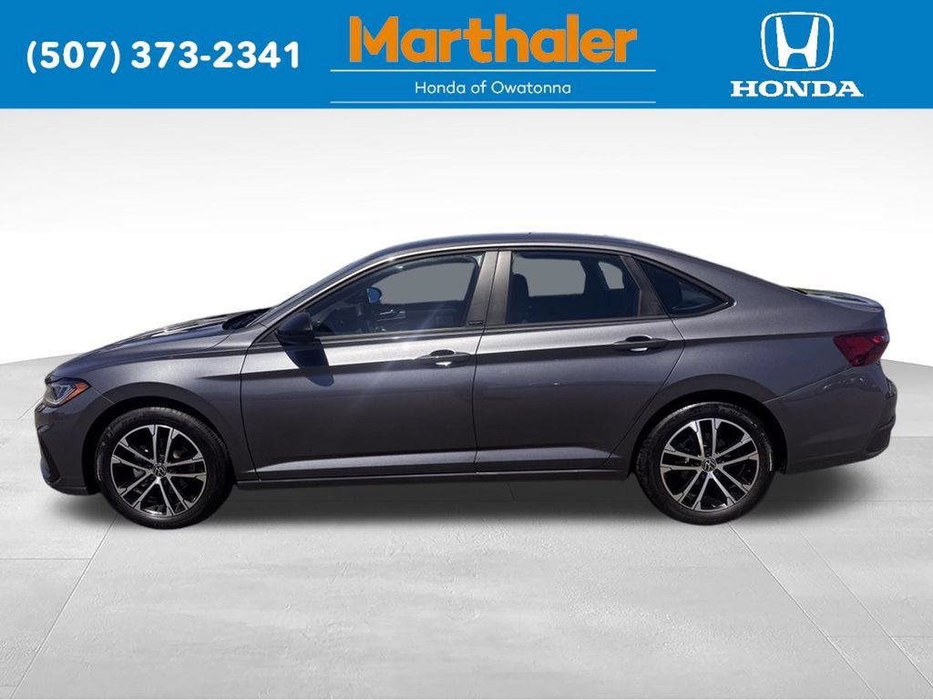 Used 2026 Volkswagen Jetta Sport FWD image 3