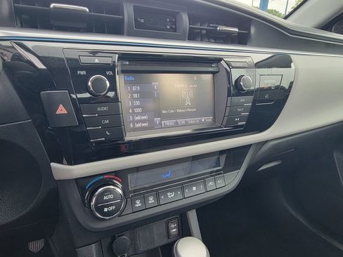 Used 2015 Toyota Corolla LE FWD image 24