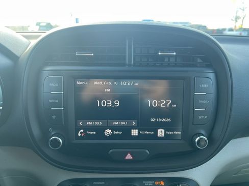 Used 2025 Kia Soul LX w/ LX Technology Package FWD image 20