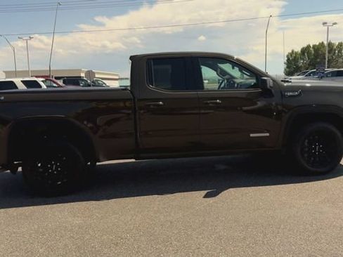 Used 2023 GMC Sierra 1500 Elevation AWD/4WD image 9
