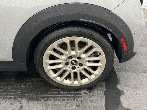 Certified 2025 MINI Cooper 2-Door Hardtop image 24