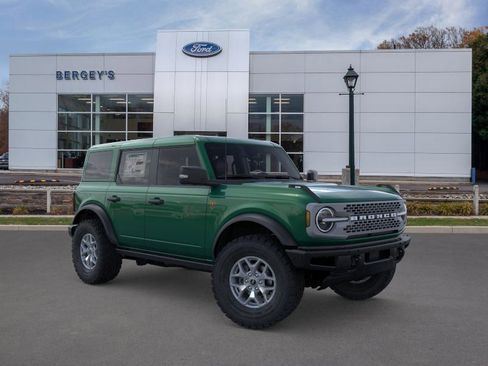 New 2025 Ford Bronco Badlands image 7