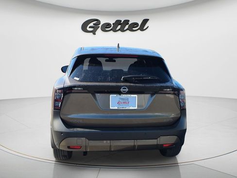 Used 2025 Nissan Kicks SV AWD/4WD image 11