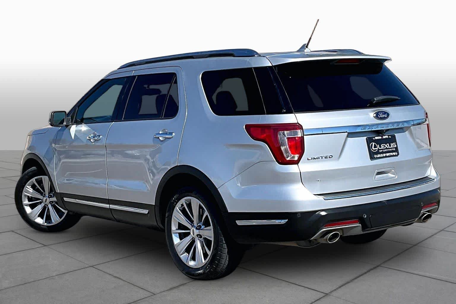 Used 2019 Ford Explorer Limited w/ Class III Trailer Tow Package FWD image 12