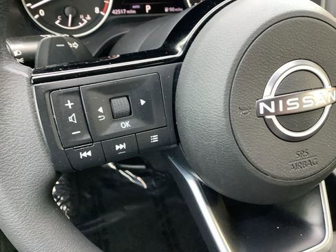Used 2023 Nissan Rogue SV AWD/4WD image 21