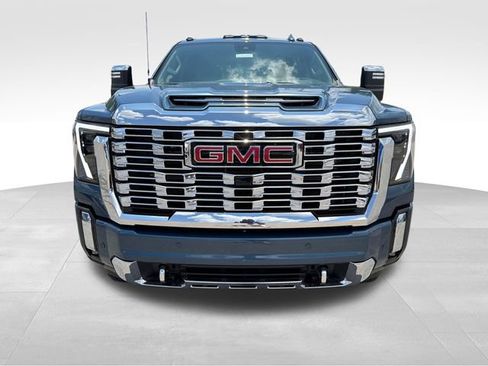 New 2026 GMC Sierra 2500 Denali w/ Denali Reserve Package AWD/4WD image 2