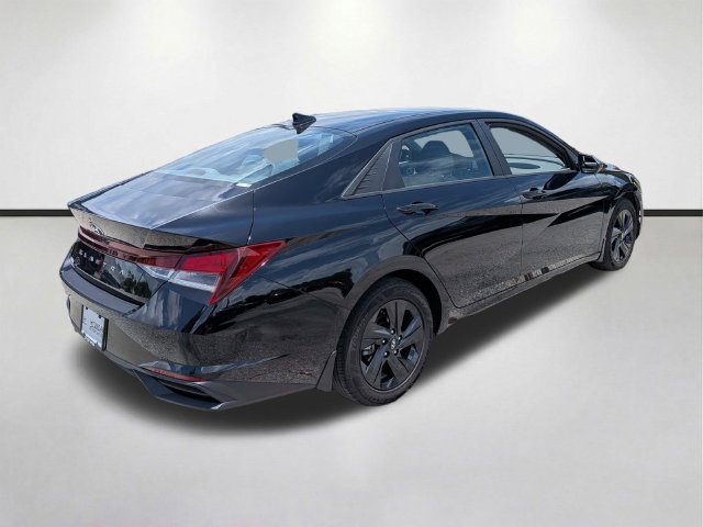 Used 2023 Hyundai Elantra SEL FWD image 4