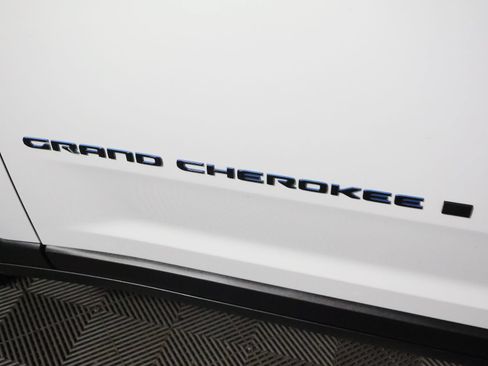 Used 2023 Jeep Grand Cherokee Trailhawk w/ Advanced Protech Group II AWD/4WD image 26