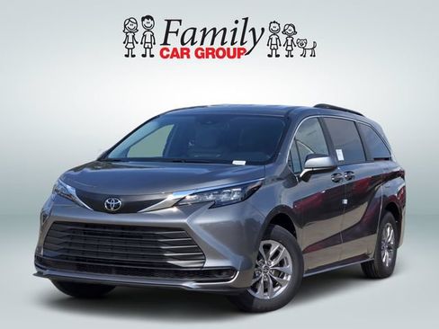 New 2026 Toyota Sienna LE FWD image 1