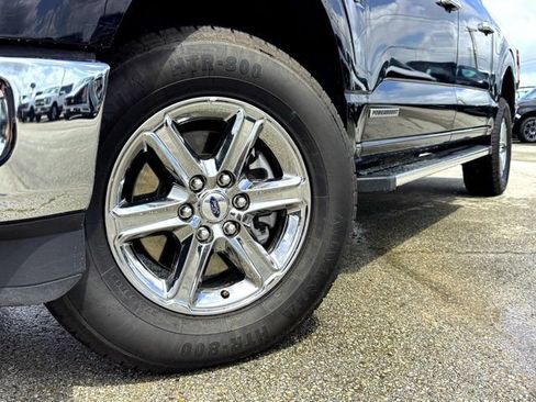 Used 2025 Ford F150 XLT w/ Equipment Group 301A Standard AWD/4WD image 3