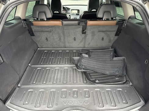 Used 2017 Volvo XC60 T5 Dynamic w/ Preferred Option Package image 18