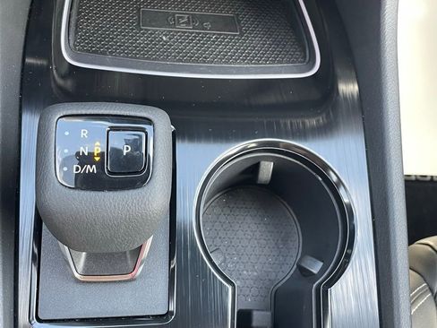 Used 2024 Nissan Rogue SL image 33