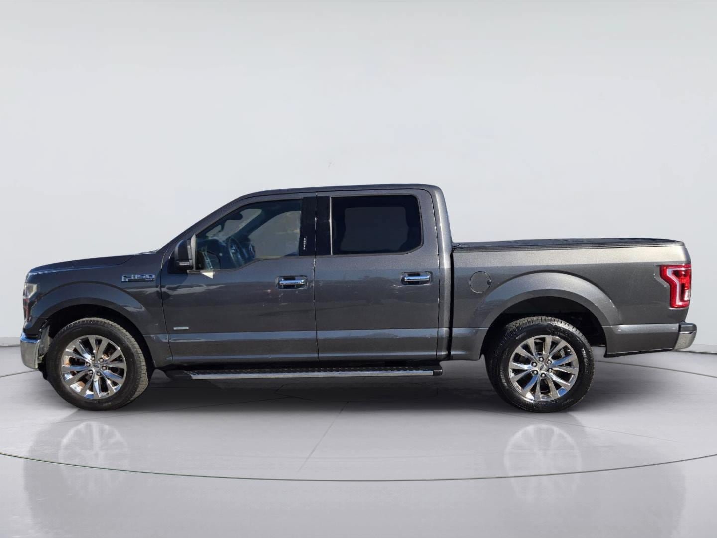 Used 2015 Ford F150 XLT w/ Equipment Group 302A Luxury RWD image 5