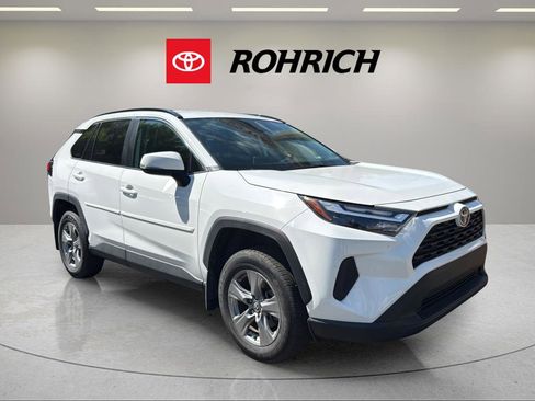 Used 2024 Toyota RAV4 XLE AWD/4WD image 4