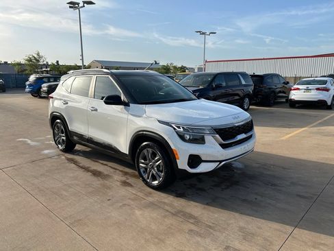 Used 2022 Kia Seltos S FWD image 4