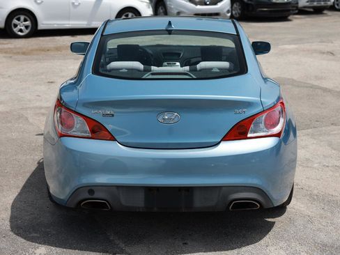 Used 2010 Hyundai Genesis 2.0T RWD image 9