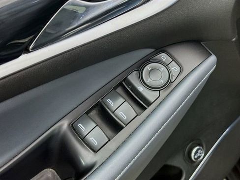 Used 2019 Buick Enclave Essence image 19