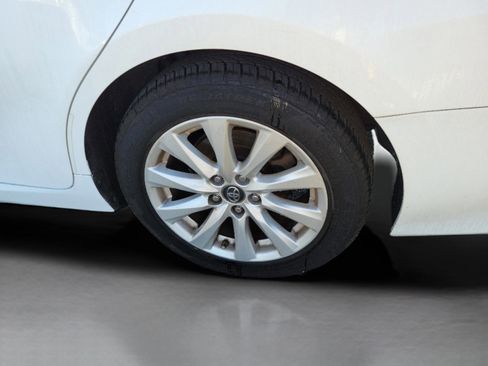 Used 2019 Toyota Camry LE image 29