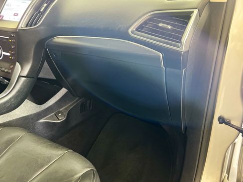 Used 2016 Ford Edge Titanium w/ Technology Package image 35