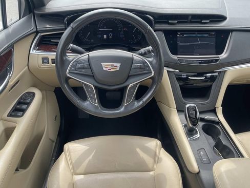 Used 2019 Cadillac XT5 Premium Luxury w/ Driver Assist Package FWD image 14