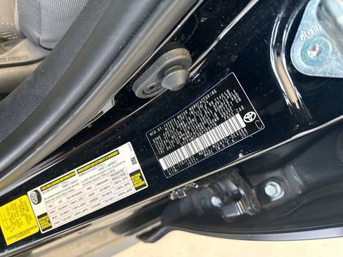 Used 2024 Toyota Corolla SE w/ SE Premium Package FWD image 12