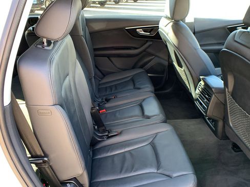 Used 2024 Audi Q7 3.0T Premium Plus image 24