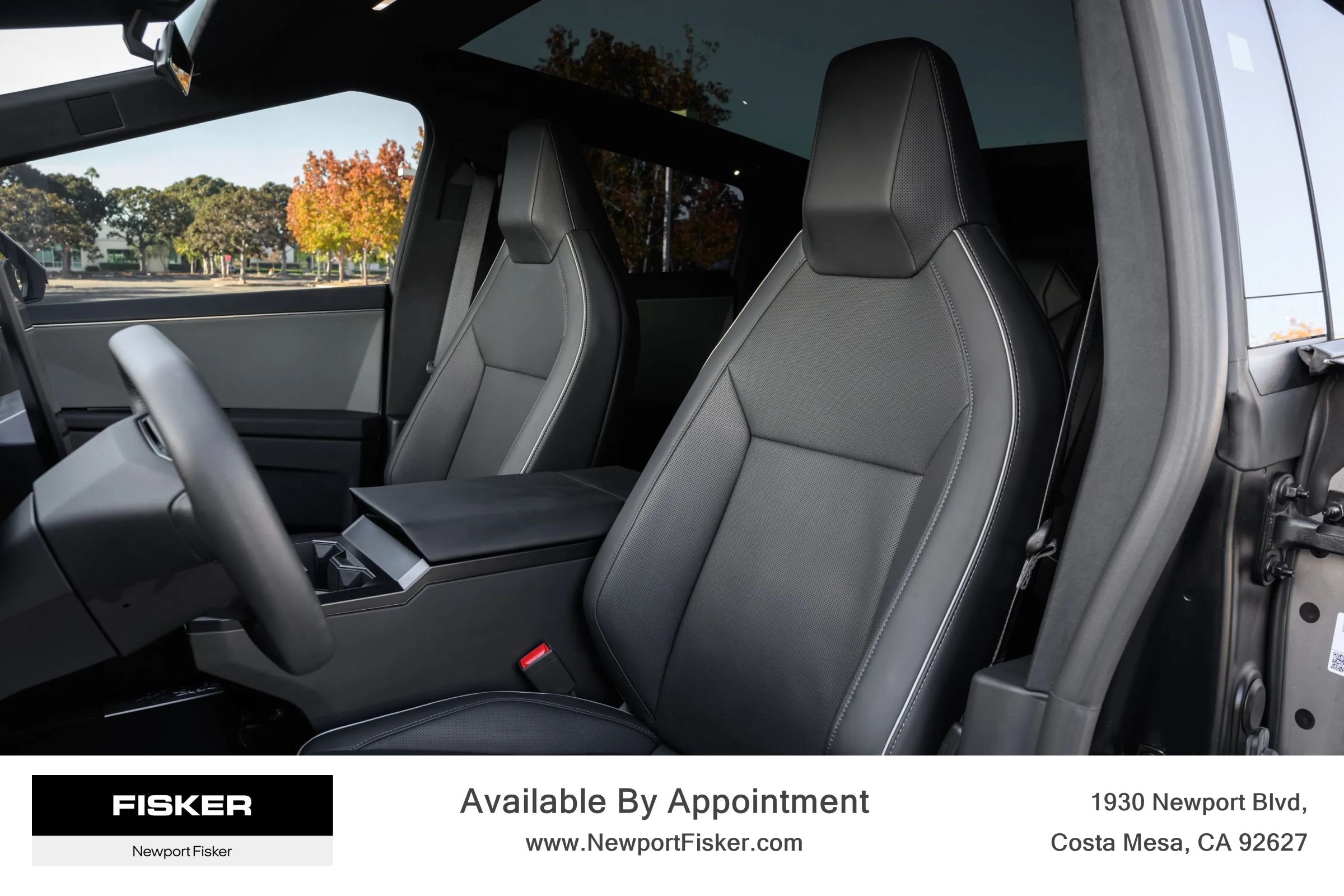 Used 2024 Tesla Cybertruck AWD Crew Cab image 16