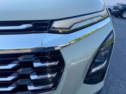 Used 2026 Chevrolet Equinox LT FWD image 10