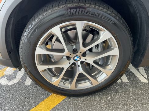 Used 2024 BMW X5 xDrive40i w/ Premium Package AWD/4WD image 27