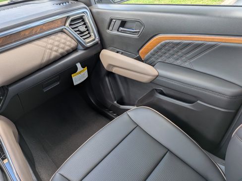 New 2026 GMC Canyon Denali AWD/4WD image 16