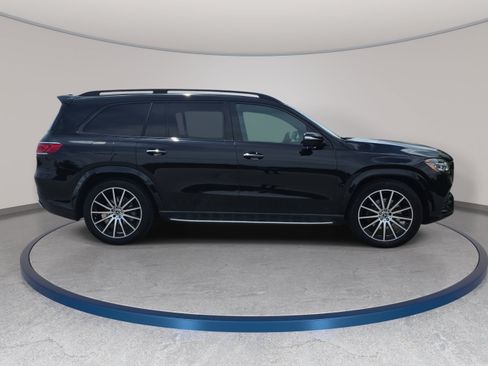 Used 2023 Mercedes-Benz GLS 450 4MATIC image 4