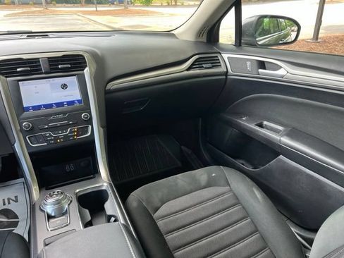 Used 2019 Ford Fusion SE AWD/4WD image 26